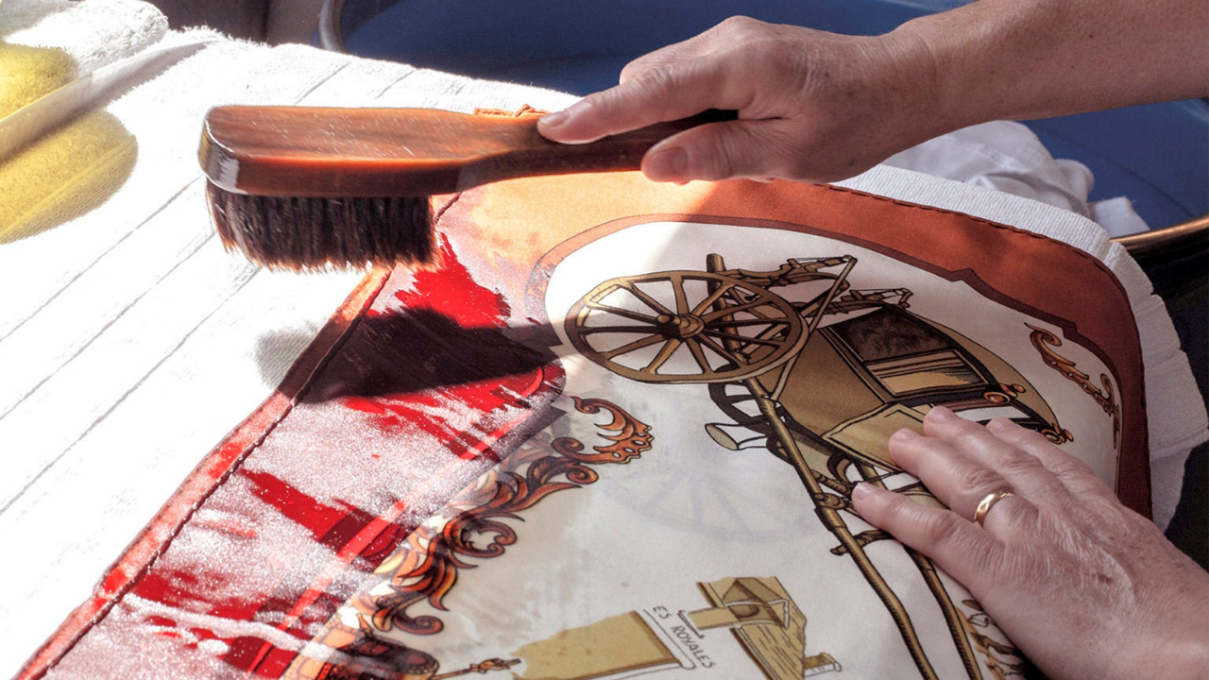 Travail sur foulard Hermès